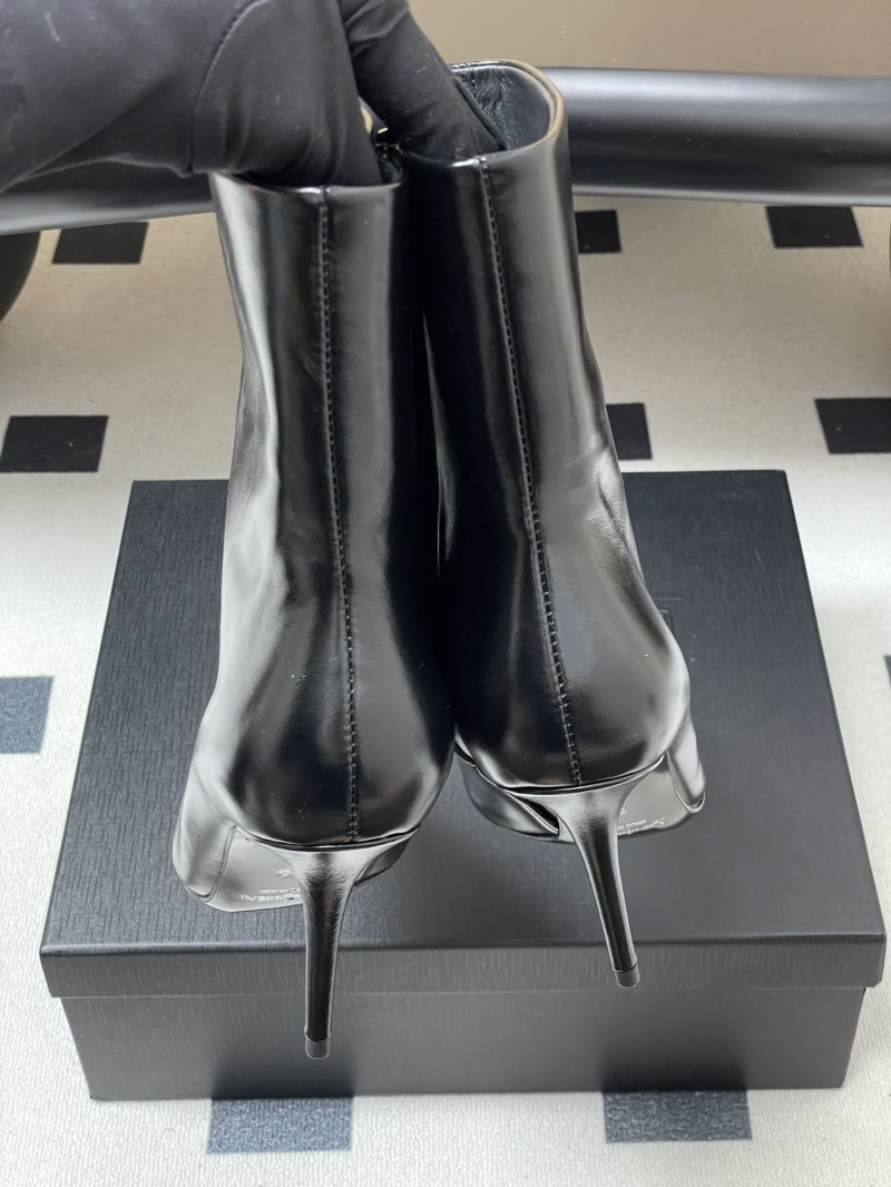 Y51 boots